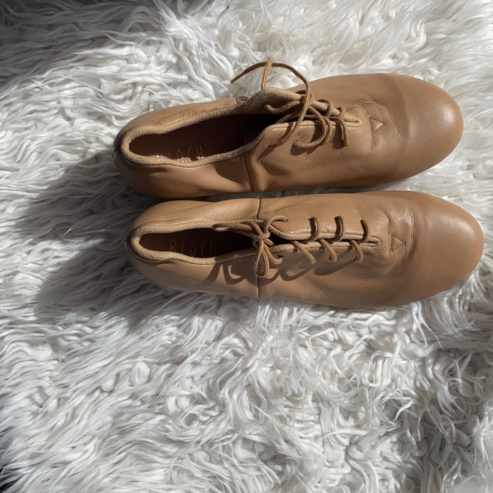 Tap shoes